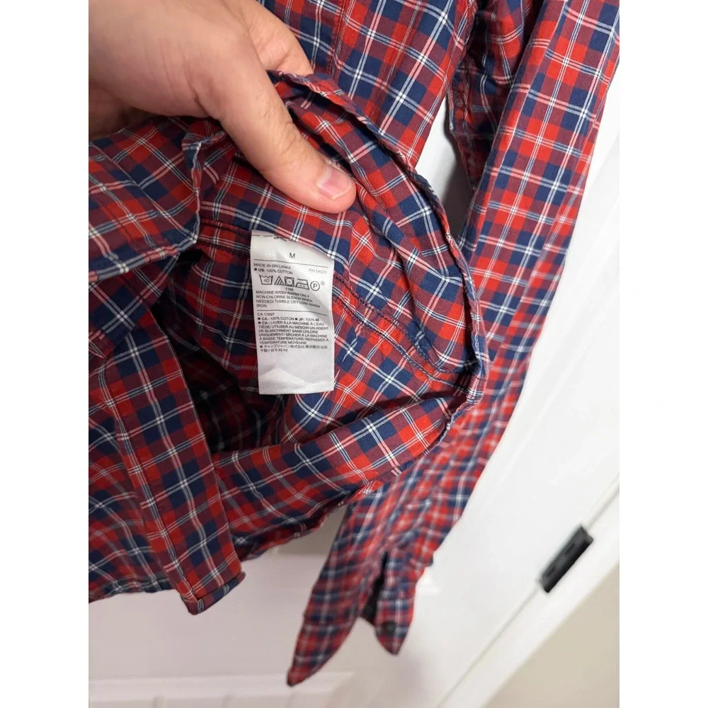 Banana Republic Button Down Mens M Untucked Fit Organic Cotton Plaid Red EUC
